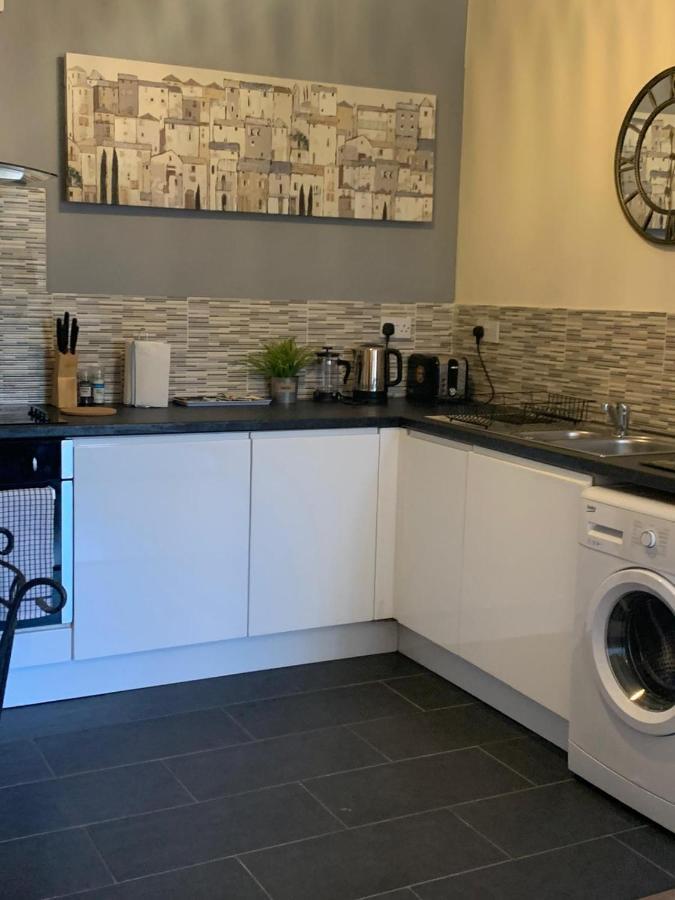 Absolute Stays In Sherwood- Nottingham Castle- Capital Fm Arena Nottingham- Contractors-Free Wifi- Free Parking- Long And Short Stays- Families-East Midlands Airport-Trent Bridge-Actors-Aria Court- Mansfield Luaran gambar