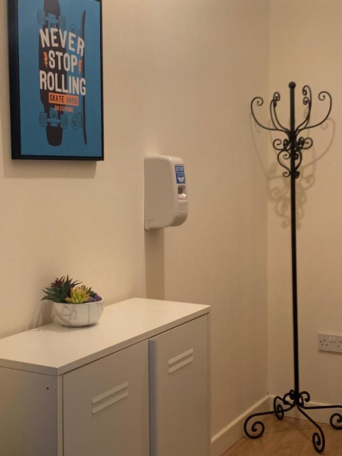 Absolute Stays In Sherwood- Nottingham Castle- Capital Fm Arena Nottingham- Contractors-Free Wifi- Free Parking- Long And Short Stays- Families-East Midlands Airport-Trent Bridge-Actors-Aria Court- Mansfield Luaran gambar
